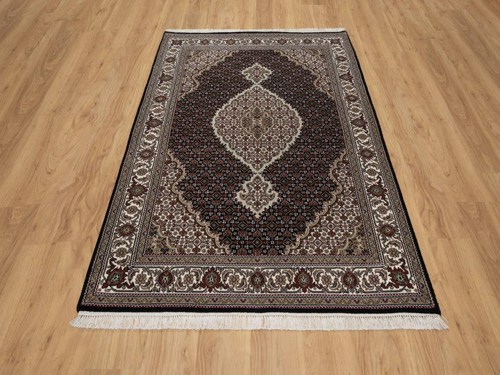 4'9" x 6'9" New Hand Knotted Black Wool Rectangle Oriental Rug - MOA10291588