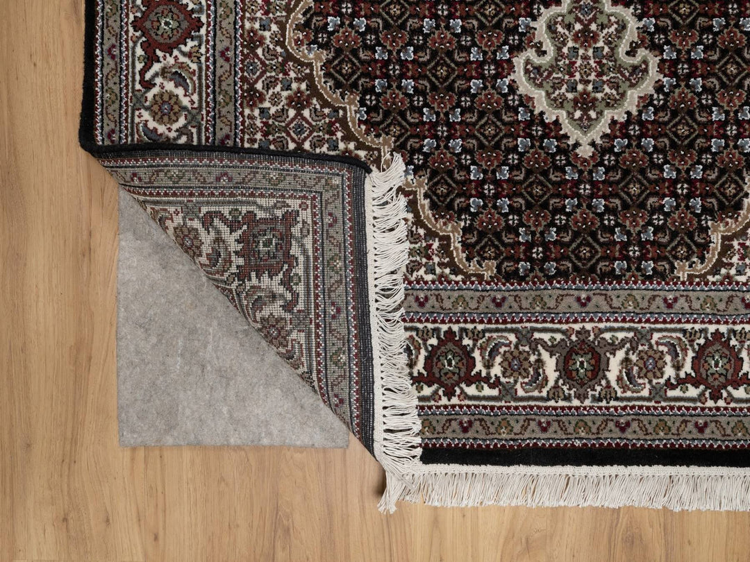 4'9" x 6'9" New Hand Knotted Black Wool Rectangle Oriental Rug - MOA10291588