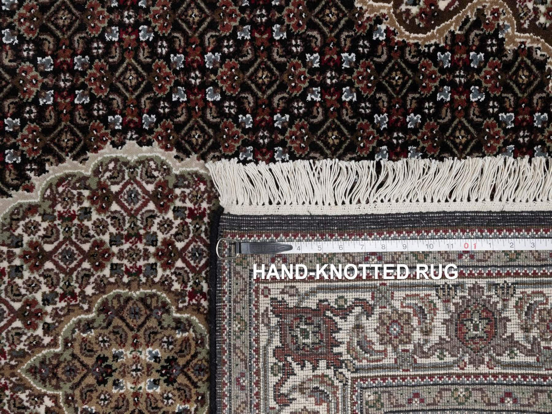 4'9" x 6'9" New Hand Knotted Black Wool Rectangle Oriental Rug - MOA10291588