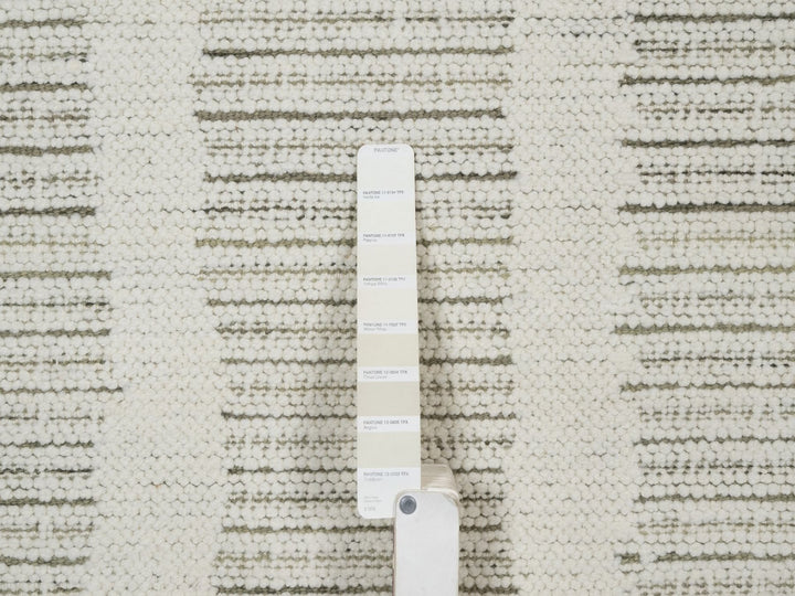 5'10" x 5'10" New Hand Woven Ivory Wool Round Oriental Rug - MOA10291739