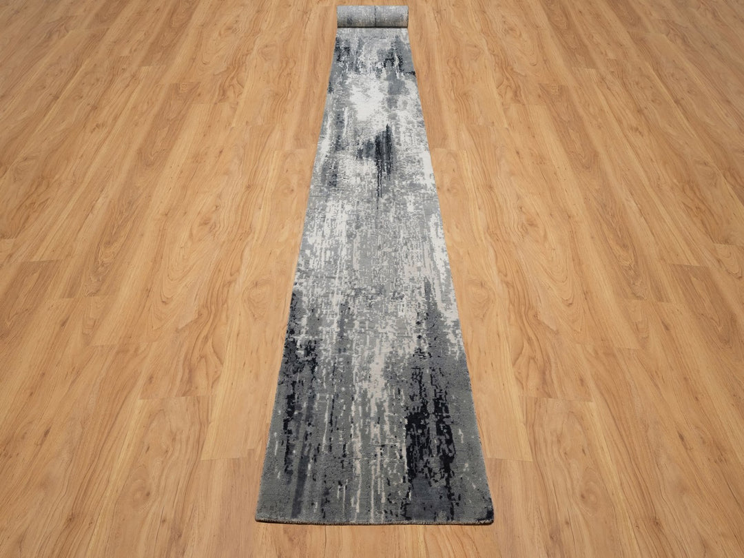 2'7" x 26'0" New Hand Knotted Ivory Wool & Silk Runner Oriental Rug - MOA10291785