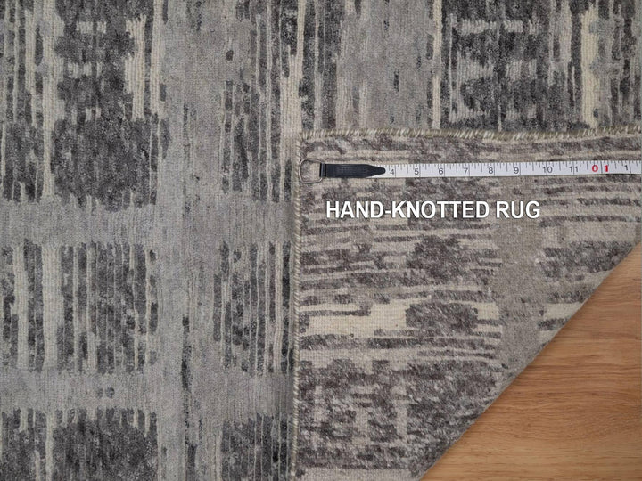 2'0" x 3'1" New Hand Knotted Grey Wool Rectangle Oriental Rug - MOA10291811