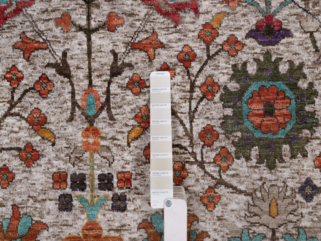 7'10" x 7'10" New Hand Knotted Ivory Wool & Silk Round Oriental Rug - MOA10291919