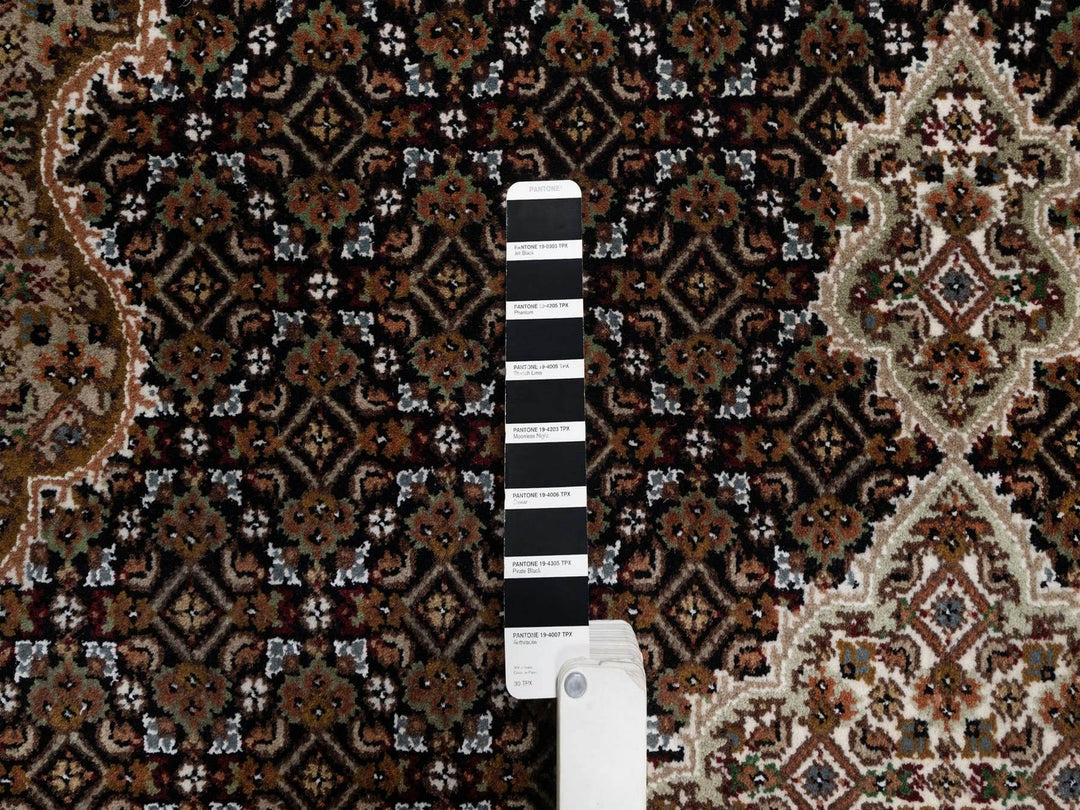 6'0" x 9'1" New Hand Knotted Black Wool Rectangle Oriental Rug - MOA10291983