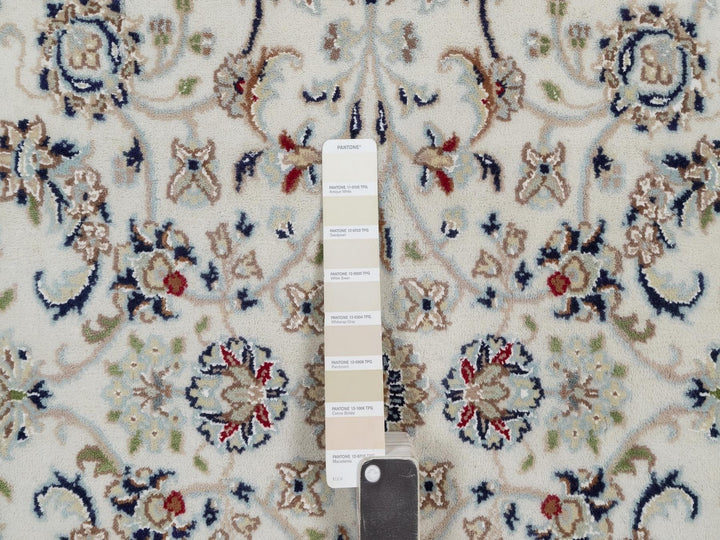 4'1" x 4'2" New Hand Knotted Ivory Wool & Silk Round Oriental Rug - MOA10292118