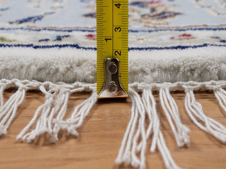 4'1" x 4'2" New Hand Knotted Ivory Wool & Silk Round Oriental Rug - MOA10292136