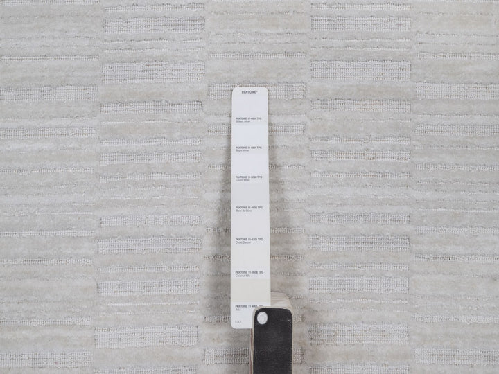 5'0" x 5'0" New Hand Loomed Ivory Wool Round Oriental Rug - MOA10292221