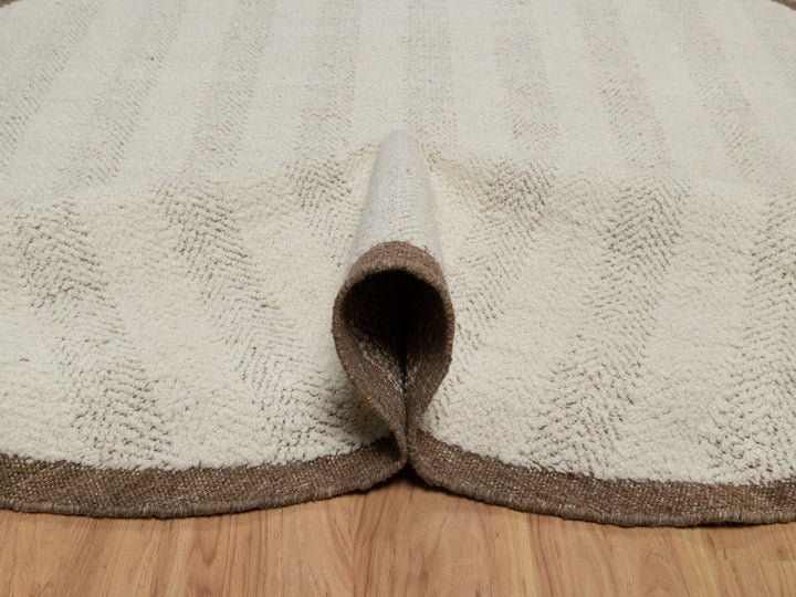 7'9" x 7'9" New Hand Knotted Ivory Wool Round Oriental Rug - MOA10292298