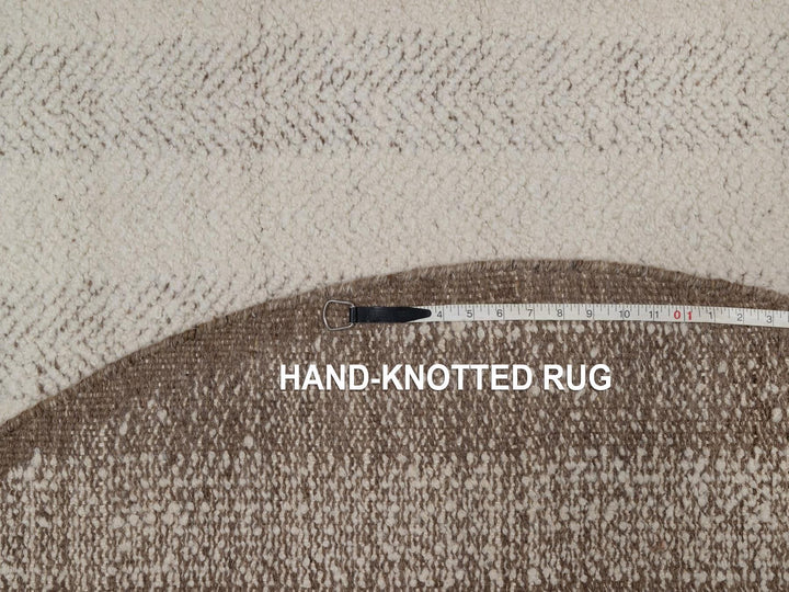 5'11" x 5'11" New Hand Knotted Ivory Wool Round Oriental Rug - MOA10292311