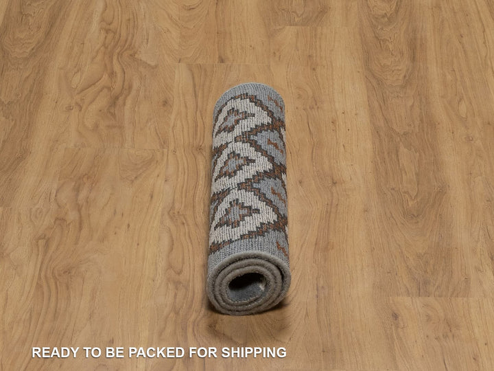 2'0" x 3'1" New Hand Knotted Grey Wool Rectangle Oriental Rug - MOA10292350