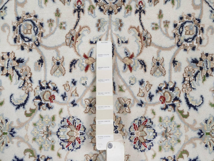 4'1" x 4'1" New Hand Knotted Ivory Wool & Silk Round Oriental Rug - MOA10292548