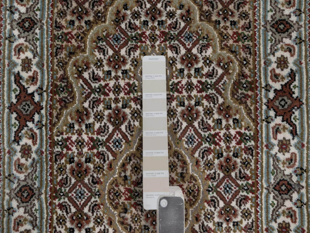 1'11" x 3'1" New Hand Knotted Ivory Wool Rectangle Oriental Rug - MOA10292680