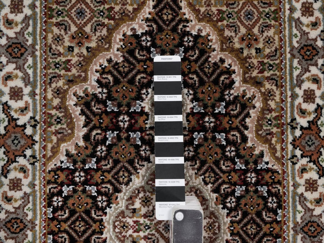 1'11" x 3'0" New Hand Knotted Black Wool Rectangle Oriental Rug - MOA10292684