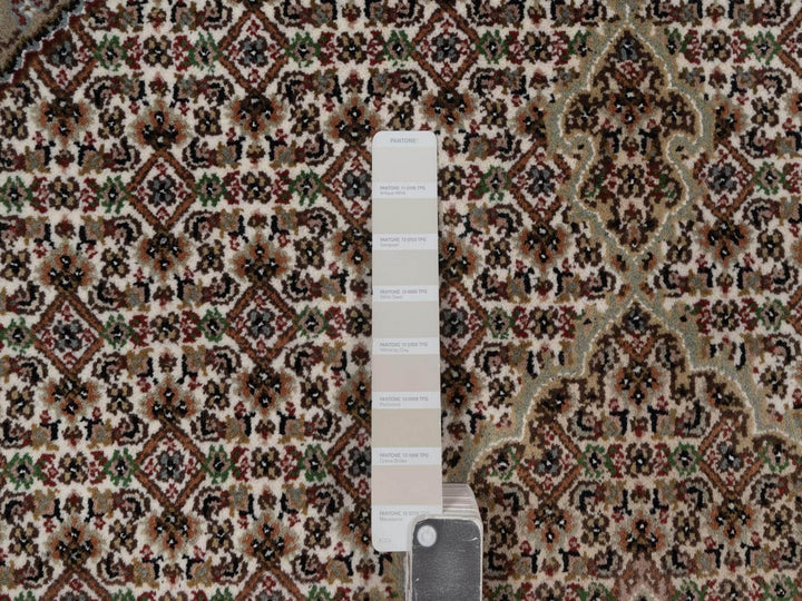 5'11" x 5'11" New Hand Knotted Ivory Wool Round Oriental Rug - MOA10292686