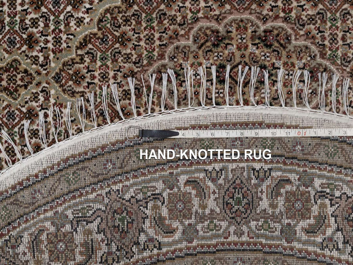 5'11" x 5'11" New Hand Knotted Ivory Wool Round Oriental Rug - MOA10292686