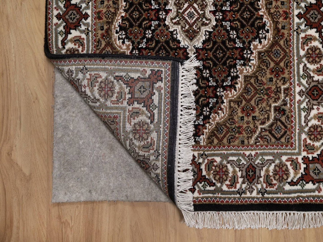 2'5" x 4'10" New Hand Knotted Black Wool Rectangle Oriental Rug - MOA10292689