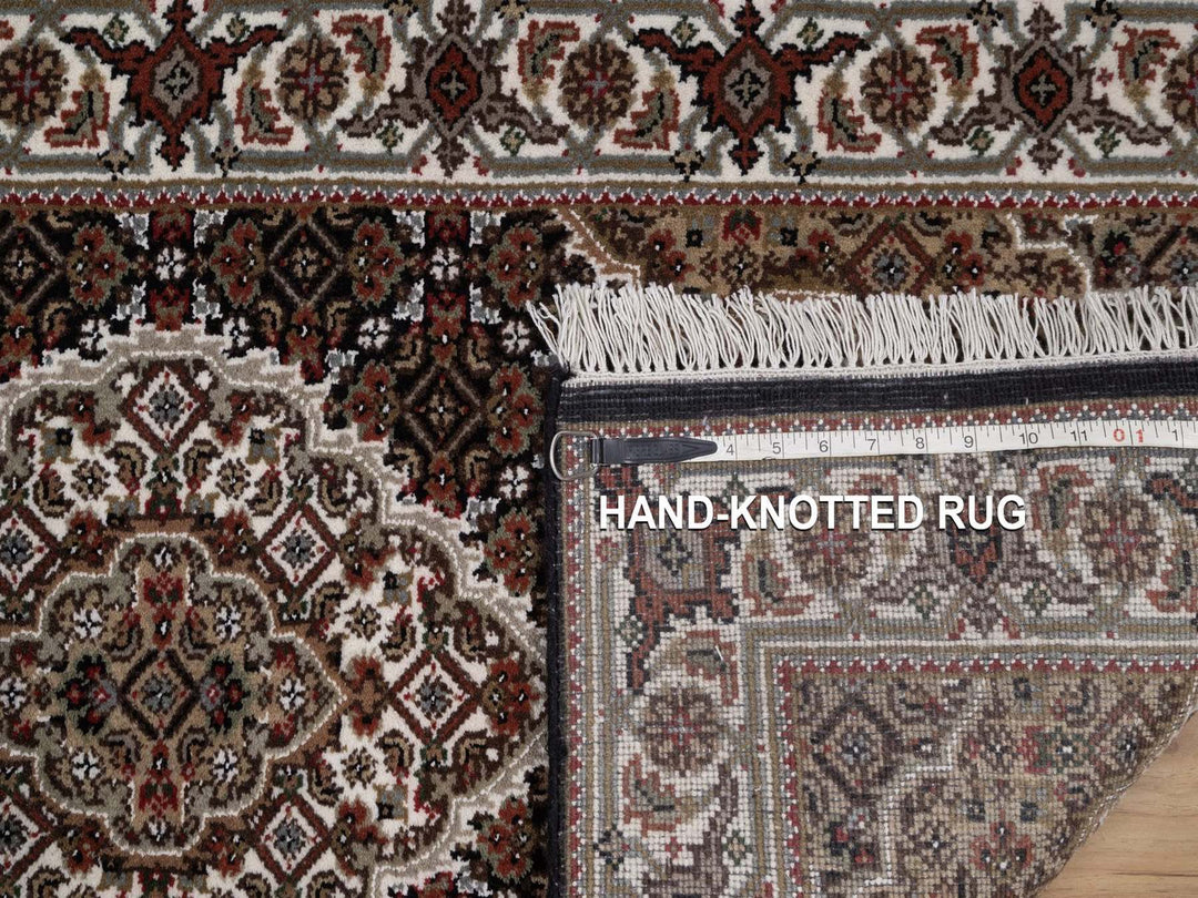 2'5" x 4'10" New Hand Knotted Black Wool Rectangle Oriental Rug - MOA10292689