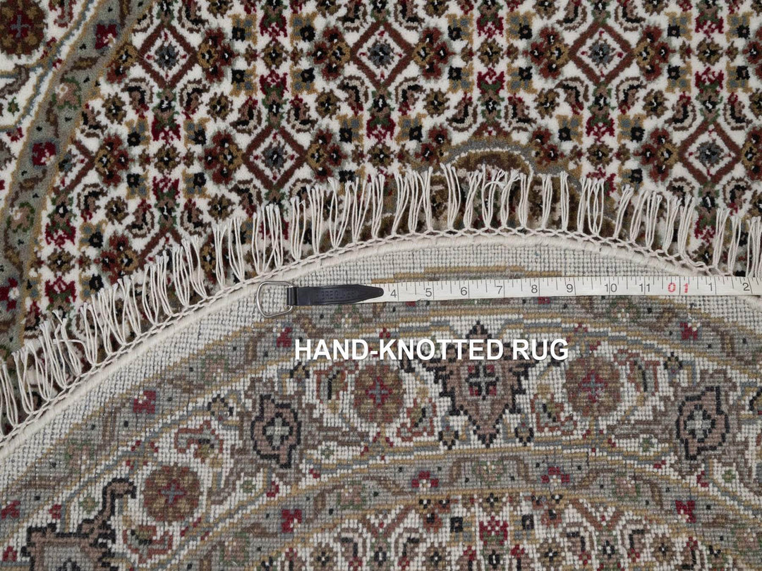 3'4" x 3'4" New Hand Knotted Ivory Wool Round Oriental Rug - MOA10292706