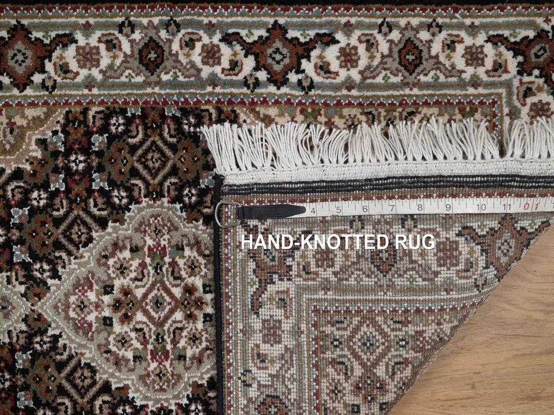 1'11" x 3'0" New Hand Knotted Black Wool Rectangle Oriental Rug - MOA10292717