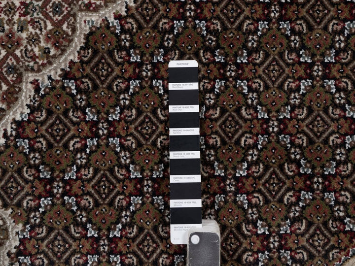 7'10" x 7'10" New Hand Knotted Black Wool Round Oriental Rug - MOA10292721