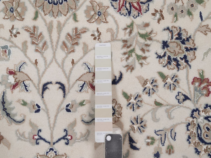 7'10" x 7'10" New Hand Knotted Ivory Wool & Silk Round Oriental Rug - MOA10292764