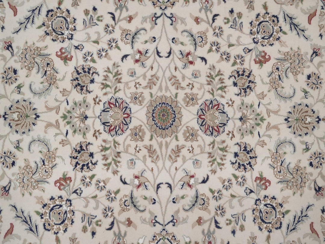 7'10" x 7'10" New Hand Knotted Ivory Wool & Silk Round Oriental Rug - MOA10292764