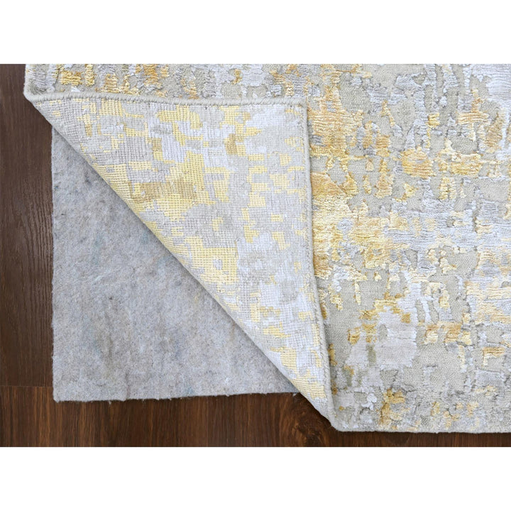 2'7" x 7'10" New Hand Knotted Beige Wool & Silk Runner Oriental Rug - MOA10210196