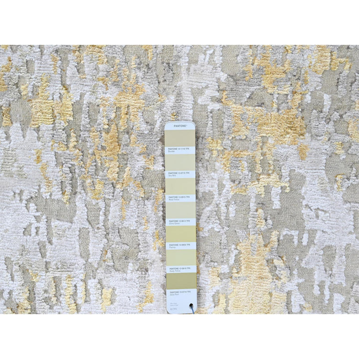 2'7" x 7'10" New Hand Knotted Beige Wool & Silk Runner Oriental Rug - MOA10210196