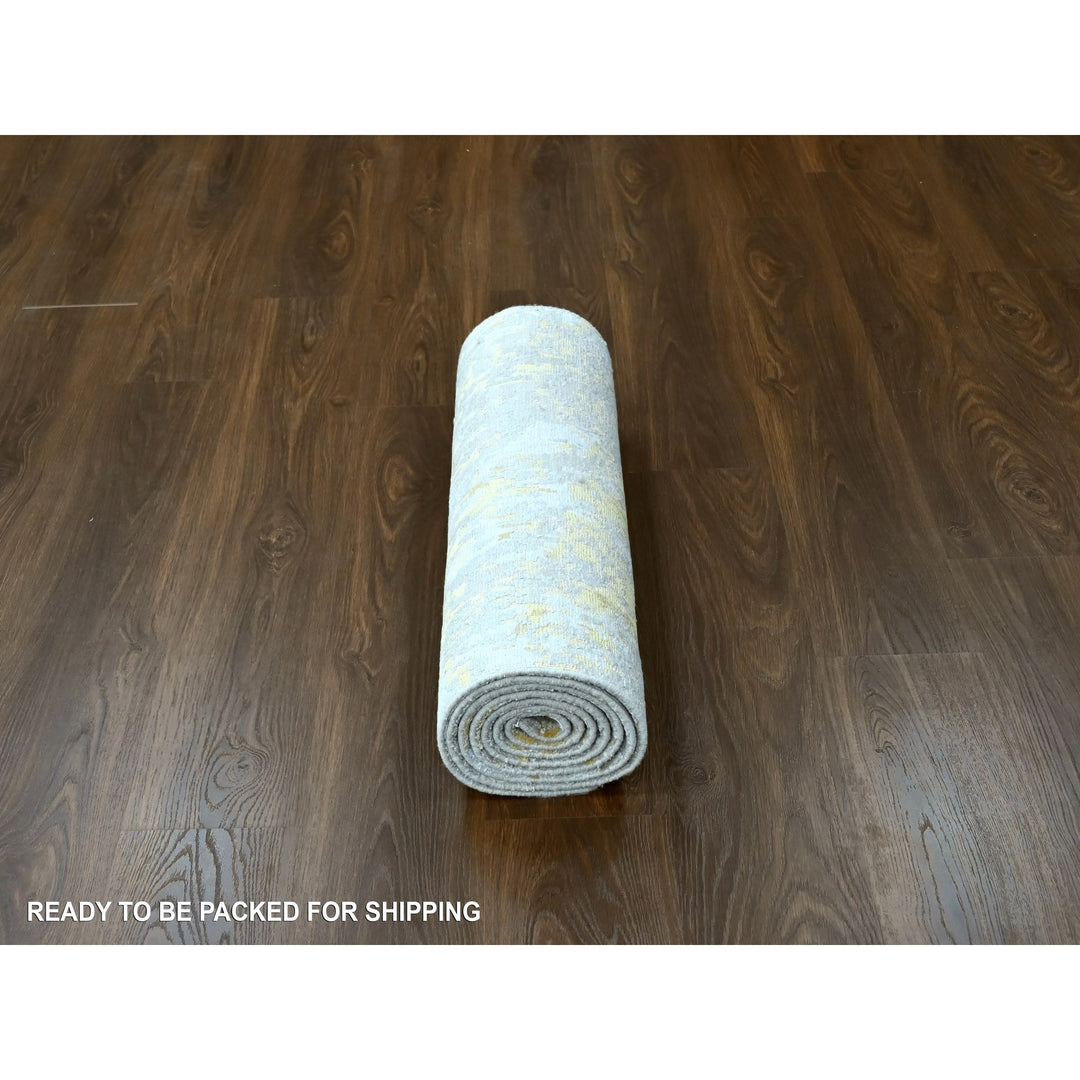 2'7" x 7'10" New Hand Knotted Beige Wool & Silk Runner Oriental Rug - MOA10210196