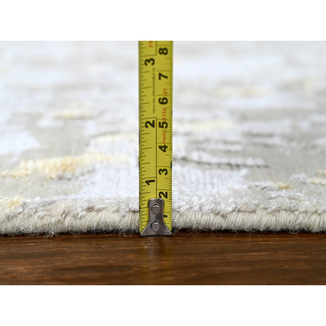 2'7" x 7'10" New Hand Knotted Beige Wool & Silk Runner Oriental Rug - MOA10210196