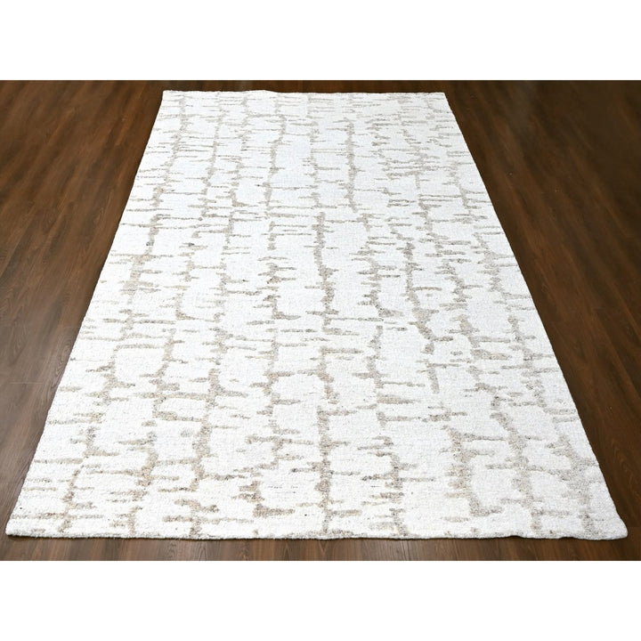 9'10" x 13'10" New Hand Knotted Ivory Wool Rectangle Oriental Rug - MOA10210292