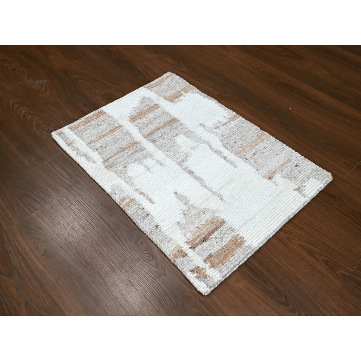 2'2" x 2'11" New Hand Knotted Ivory Wool Rectangle Oriental Rug - MOA10210336