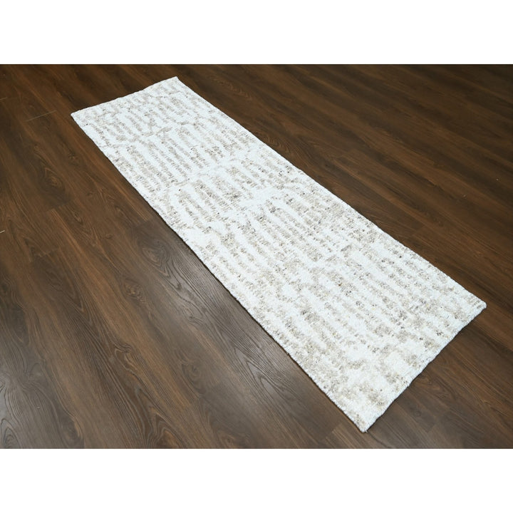 2'6" x 7'9" New Hand Knotted Ivory Wool Runner Oriental Rug - MOA10210345