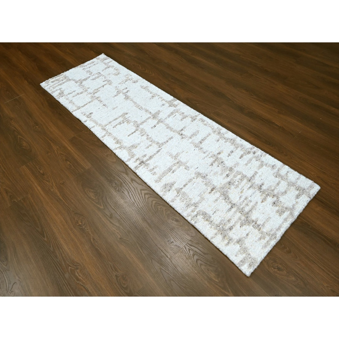 2'6" x 8'0" New Hand Knotted Ivory Wool Runner Oriental Rug - MOA10210357