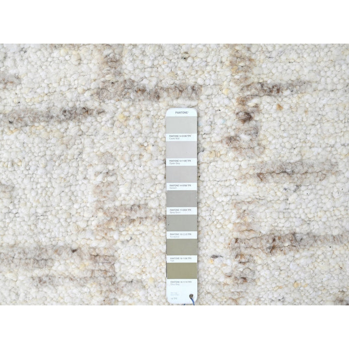 2'6" x 8'0" New Hand Knotted Ivory Wool Runner Oriental Rug - MOA10210357