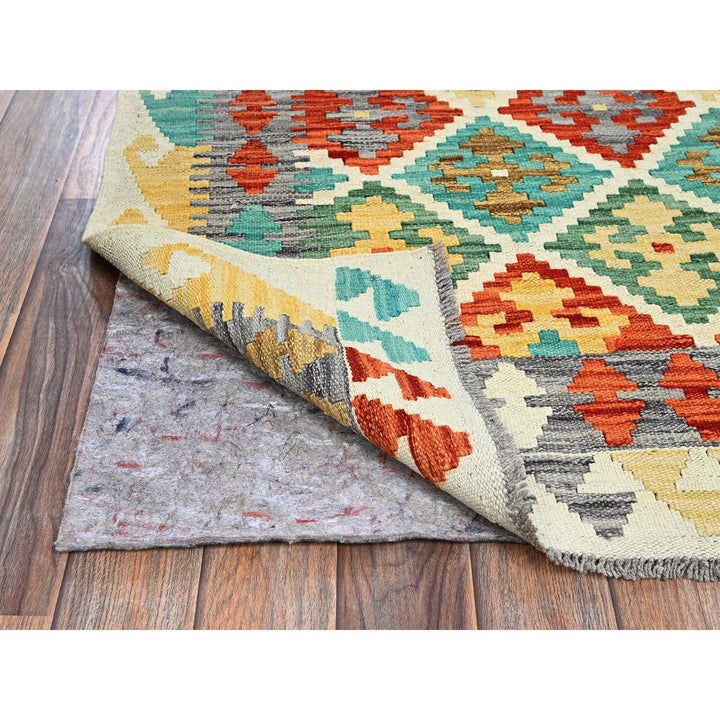 4'9" x 6'7" New Hand Woven Ivory Wool Rectangle Oriental Rug - MOA1021202