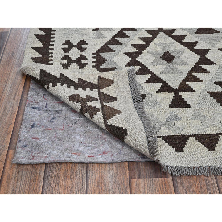 5'1" x 6'7" New Hand Woven Ivory Wool Rectangle Oriental Rug - MOA1021211