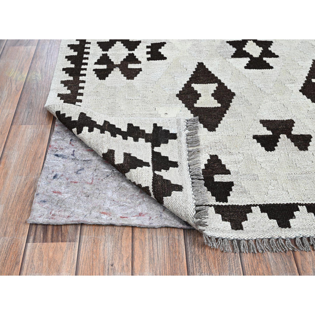 4'11" x 6'5" New Hand Woven Grey Wool Rectangle Oriental Rug - MOA1021247