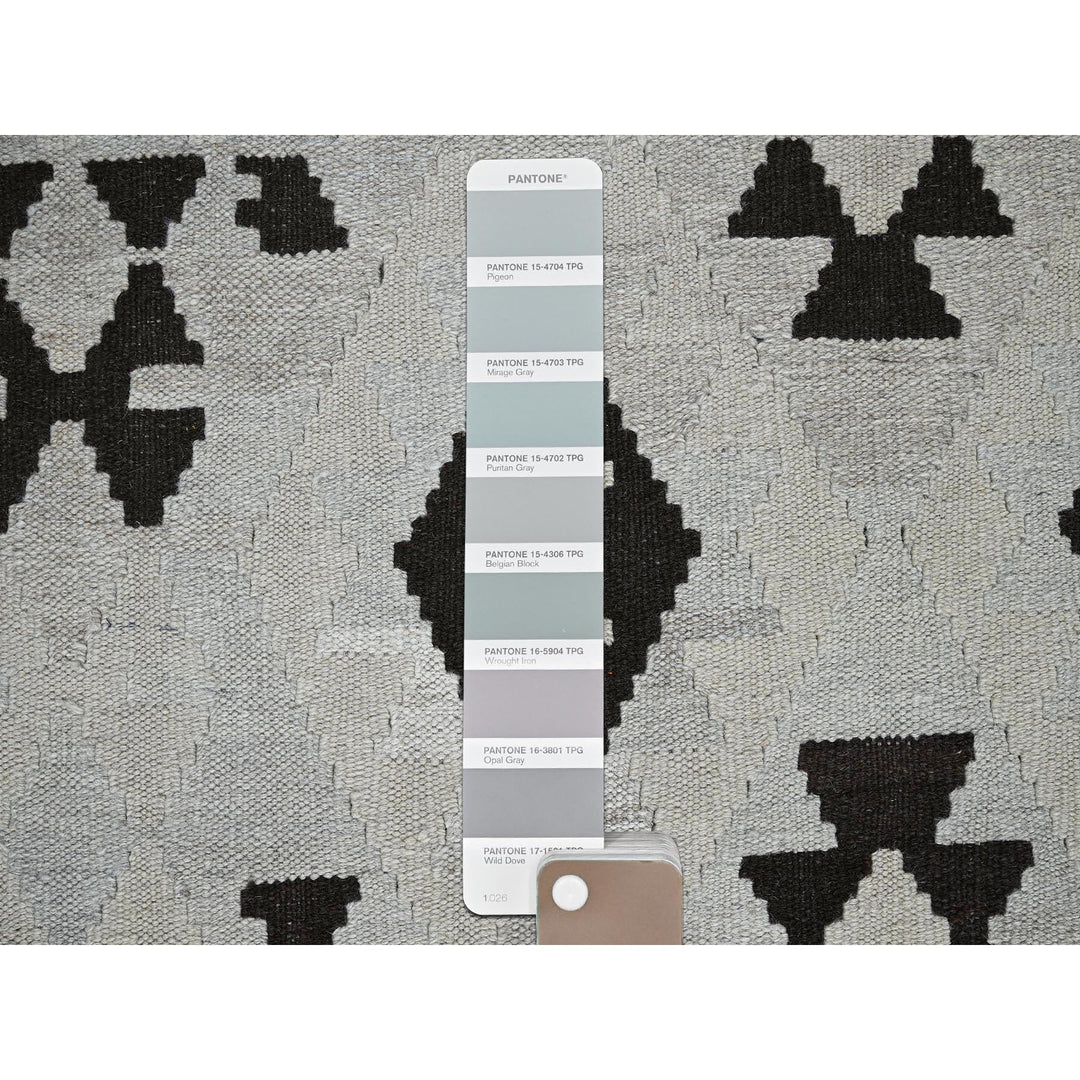 4'11" x 6'5" New Hand Woven Grey Wool Rectangle Oriental Rug - MOA1021247