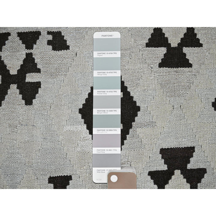 4'11" x 6'5" New Hand Woven Grey Wool Rectangle Oriental Rug - MOA1021247