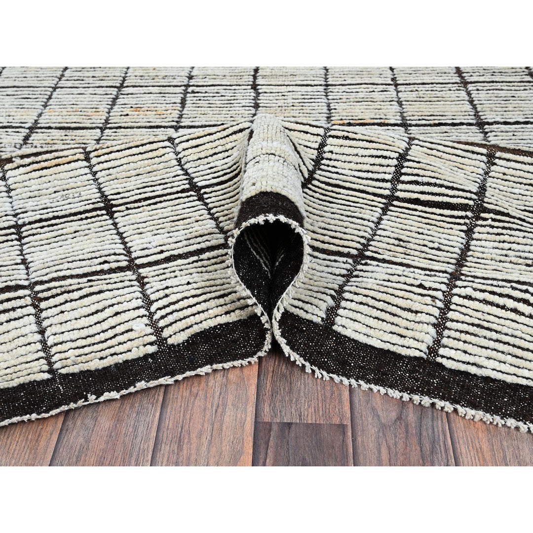 8'4" x 9'10" New Hand Knotted Ivory Wool Rectangle Oriental Rug - MOA1021377