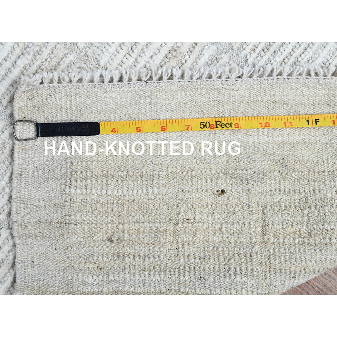 2'4" x 3'0" New Hand Knotted Ivory Wool Rectangle Oriental Rug - MOA1021387