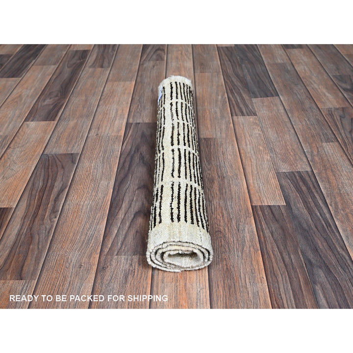 2'1" x 2'7" New Hand Knotted Brown Wool Rectangle Oriental Rug - MOA1021388