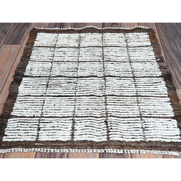 2'1" x 2'8" New Hand Knotted Ivory Wool Rectangle Oriental Rug - MOA1021392