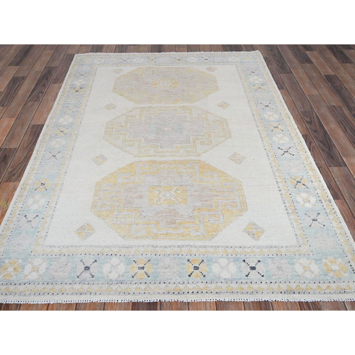 4'9" x 6'9" New Hand Knotted Ivory Wool Rectangle Oriental Rug - MOA1021415