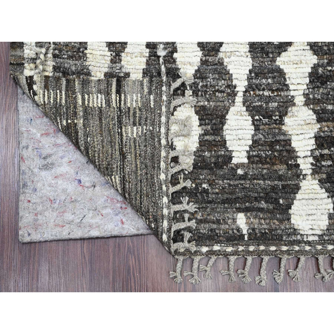 5'6" x 8'0" New Hand Knotted Grey Wool Rectangle Oriental Rug - MOA10220546