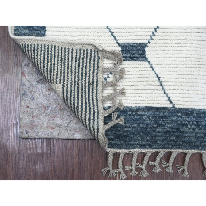 2'6" x 10'4" New Hand Knotted Ivory Wool Runner Oriental Rug - MOA10220552