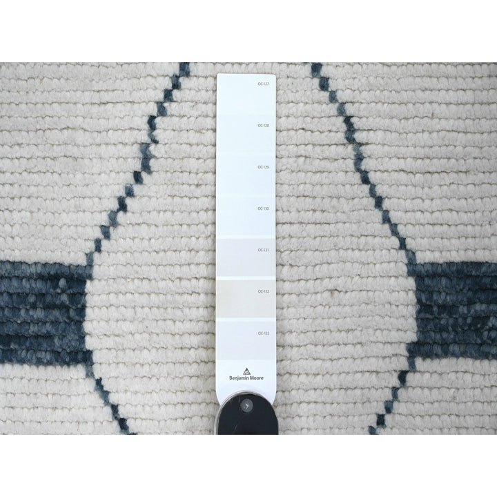 2'6" x 10'4" New Hand Knotted Ivory Wool Runner Oriental Rug - MOA10220552