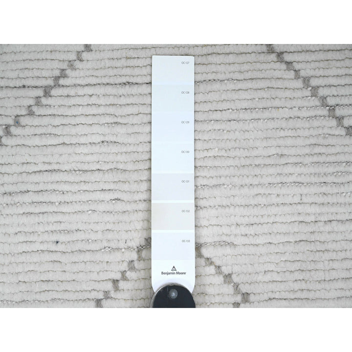 4'1" x 6'8" New Hand Knotted Ivory Wool Rectangle Oriental Rug - MOA10220744