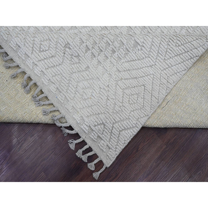 8'10" x 12'8" New Hand Knotted Ivory Wool Rectangle Oriental Rug - MOA10220833